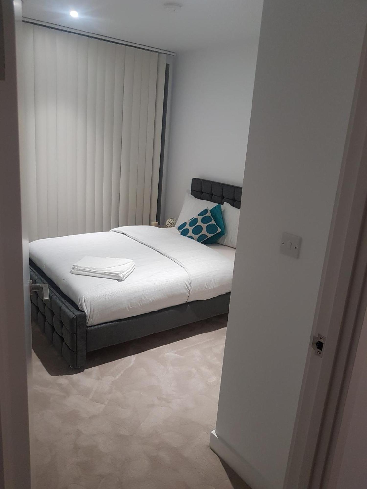 Lush Living - Double Room With Private Bathroom ลอนดอน ภายนอก รูปภาพ